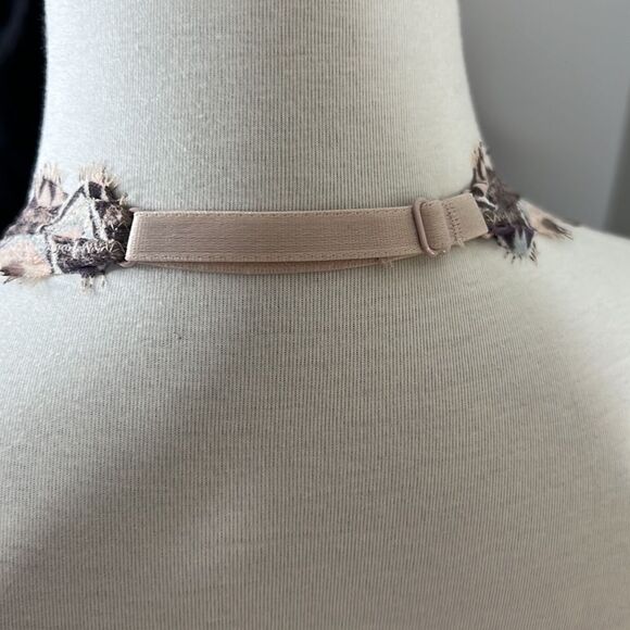 Victoria's Secret PINK Lace unlined halter bralette - Picture 8 of 11